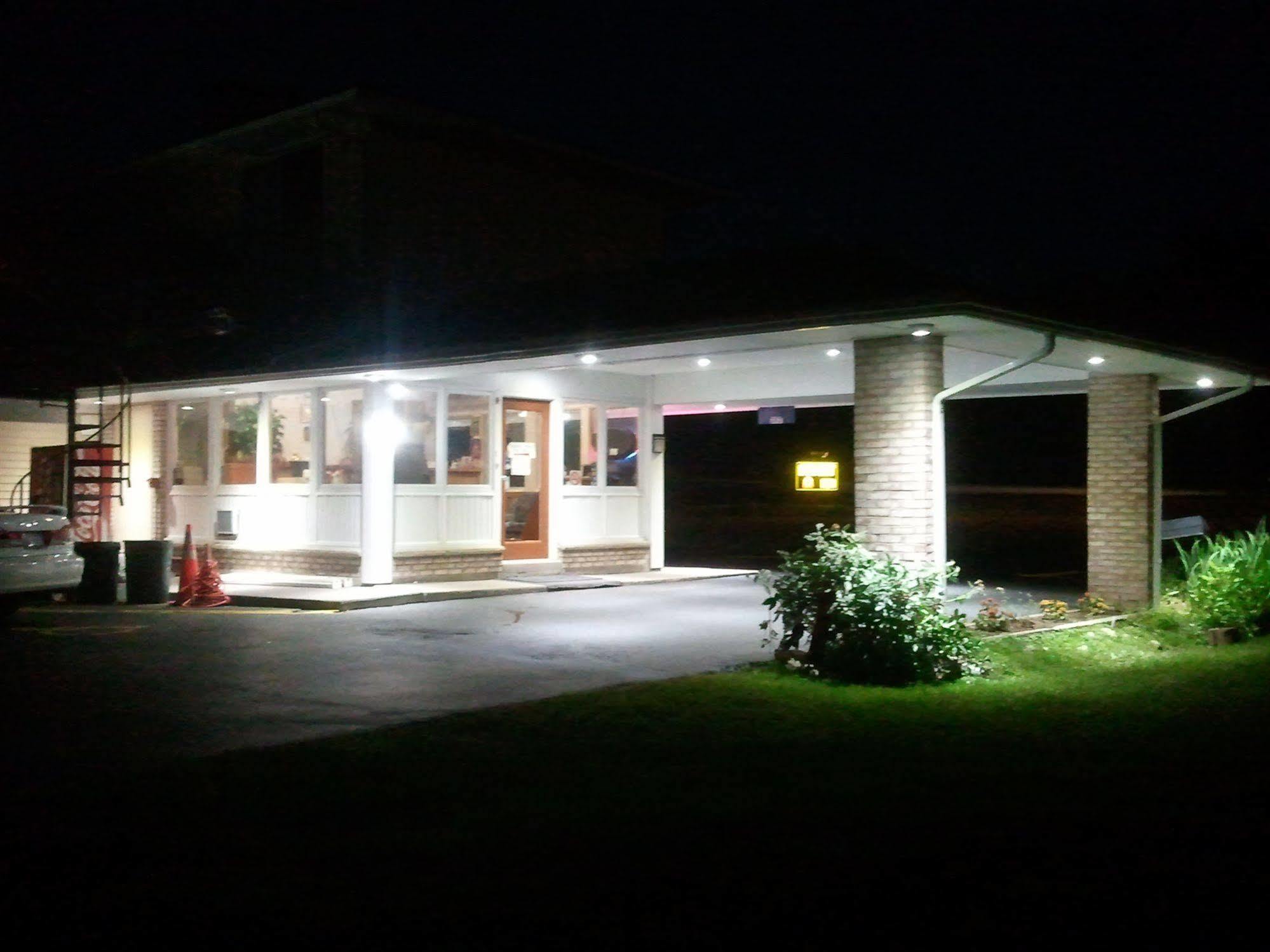 Budget Inn Fairport Zewnętrze zdjęcie